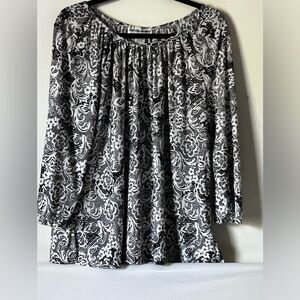 Cathy Daniel’s XL brand new with tags, black and white paisley peasant top